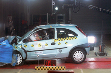 Краш тест Opel Vauxhall Corsa (2002)
